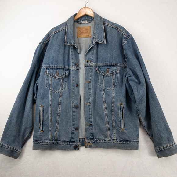 Levi's Other - Levis Denim Jacket Men XL Vintage 1998 Medium Wash Good Condition Trucker Jacket